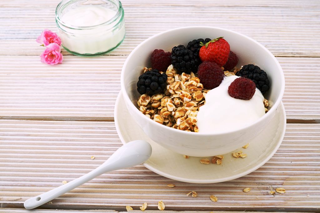 Yogurt menjadi sumber terbaik untuk mendapatkan kalsium. (Foto: Pexels)