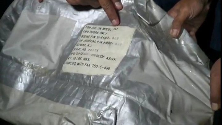 KPLP Temukan Balon Seluncur Darurat Diduga Milik Sriwijaya Air