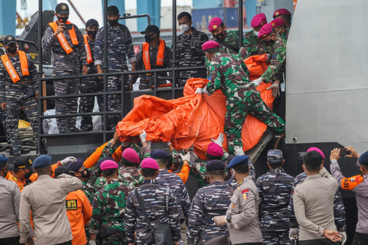 Pencarian Sriwijaya Air, Basarnas Serahkan 5 Kantong Jenazah Berisi Bagian Tubuh Manusia