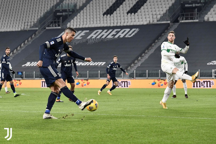 Juventus vs Sassuolo: Bianconeri Susah Payah Taklukkan 10 Pemain Sassuolo