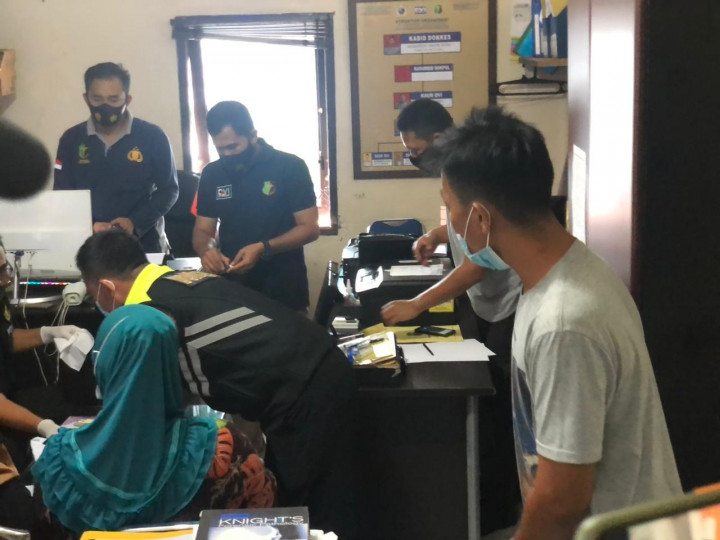 RS Bhayangkara Palembang Ambil Sampel DNA Ibu Korban Sriwijaya Air