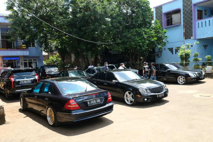 MB W211CI Tetap Semangat Berbagi di Tengah Pandemi