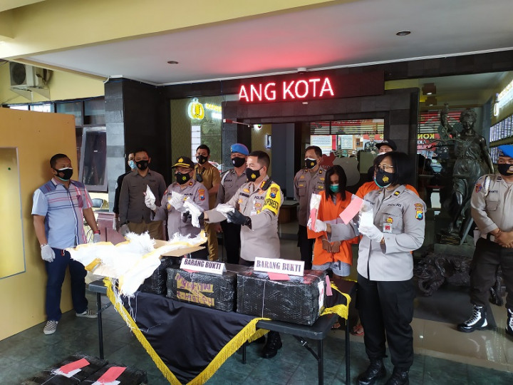 Pengedar 2,5 Juta Pil Koplo via Ekspedisi Kereta Api Dibekuk