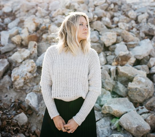 5 Jenis Cardigan yang Wajib Kamu Miliki