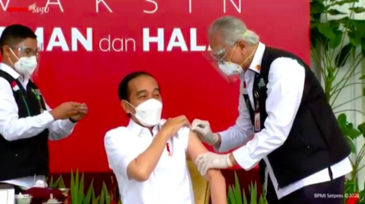 Disuntik Vaksin, Begini Reaksi Jokowi
