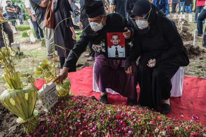 Co-Pilot Fadly, Korban Sriwijaya Air SJ-182 Dimakamkan