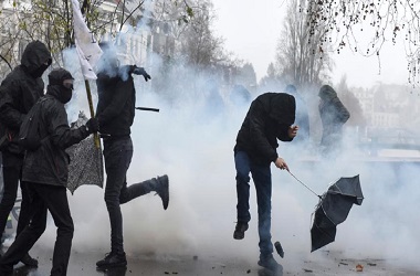 Ribuan Orang di Prancis Menentang RUU Keamanan Polisi