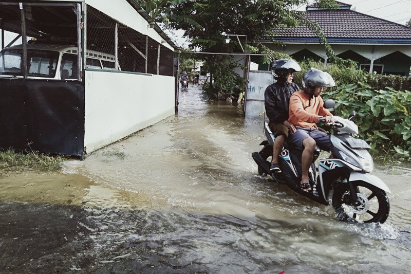Banjir di Banjarmasin Belum Surut Hingga Hari Keempat  Medcom.id