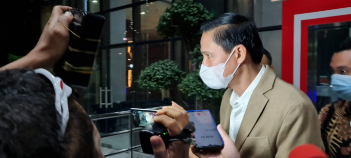 Bupati Kaur Bungkam Usai Diperiksa KPK