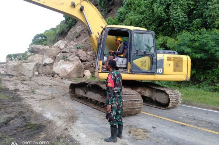 Populer Daerah, Jalur ke Mamuju Kembali Normal Hingga Persiapan Olah TKP Kasus Gisel