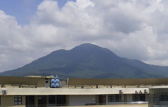Peneliti Unpad Khawatir Gunung Manglayang Erupsi Seperti Sinabung