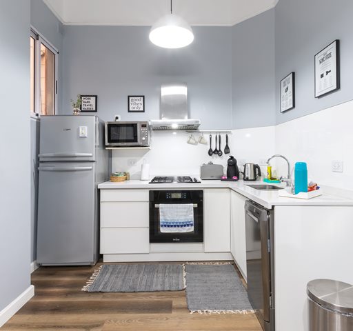 3 Berita Terpopuler Gaya: Cara Mengusir Hama Dapur yang Mengganggu Hingga Makna Jenis-jenis Pelukan