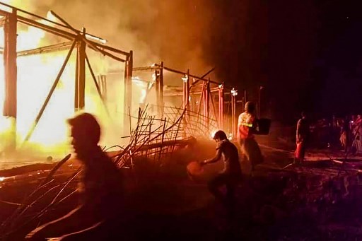 Empat Sekolah Anak Rohingya Hancur Terbakar di Bangladesh