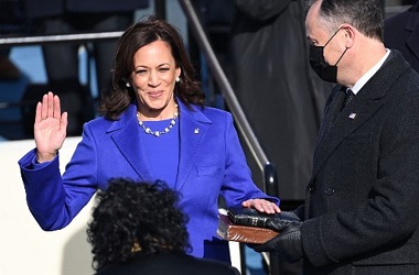 Kamala Harris Resmi Dilantik Jadi Wakil Presiden AS