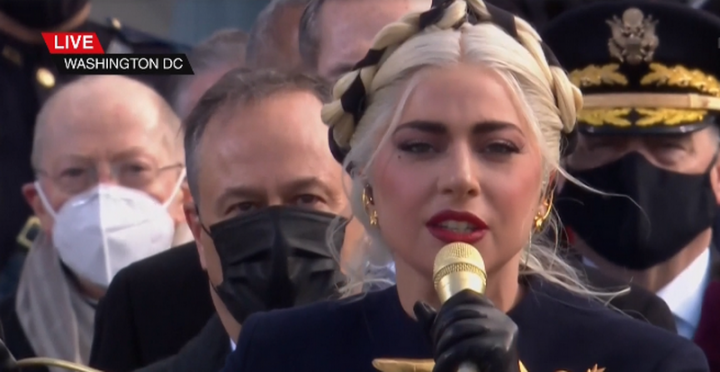 Lady Gaga Nyanyikan Lagu Kebangsaan di Pelantikan Joe Biden