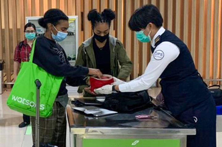 Proses Deportasi Kristen Gray