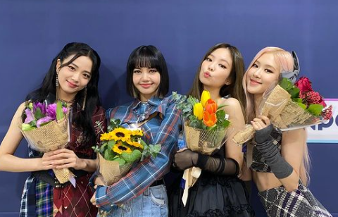 Di dunia mode BLACKPINK adalah brand ambassador dari merek-merek fashion ternama. (Foto: Dok. Instagram/@blackpinkofficial)