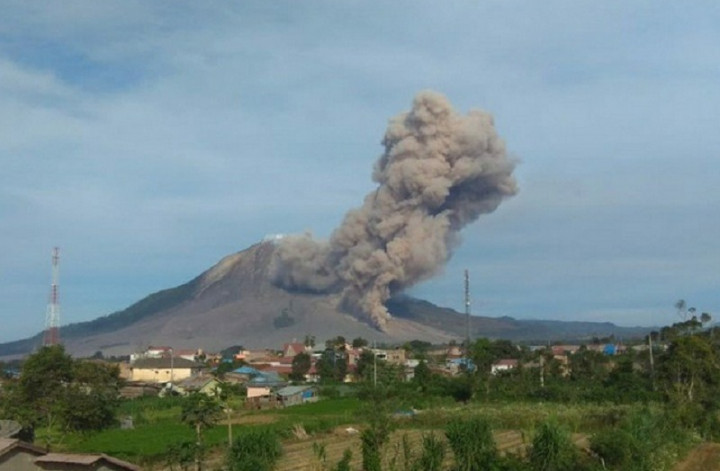 Gunung Sinabung Erupsi
