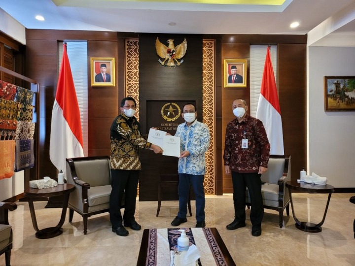 DPR Serahkan Hasil Uji Kepatutan dan Kelayakan Listyo ke Istana