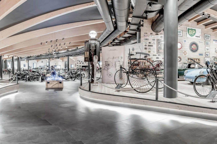 Ratusan Motor Klasik & Langka Habis Dilahap Jago Merah