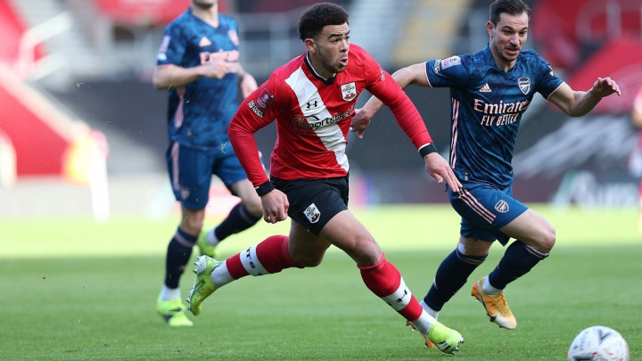 Hasil Sepak Bola Semalam: Arsenal Tersingkir, AC Milan Keok