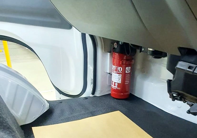 Apar wajib ada di mobil-mobil baru produksi 2021. Suzuki