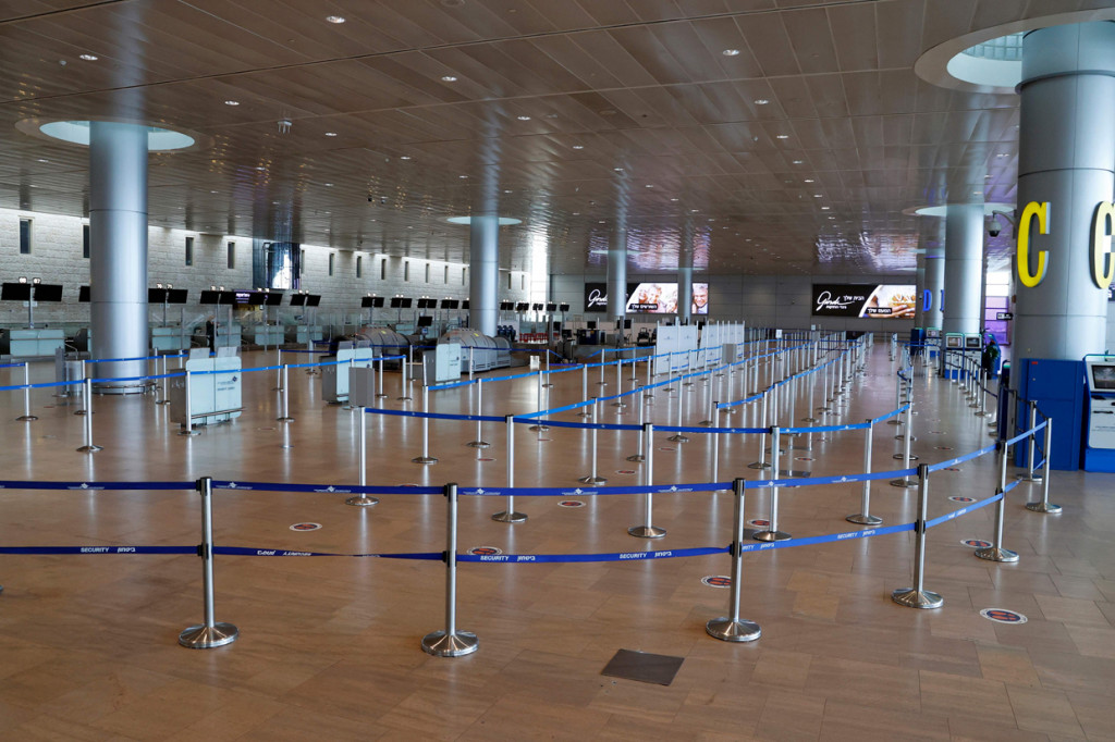 Suasana Sepi Bandara Israel yang Ditutup Akibat Covid-19