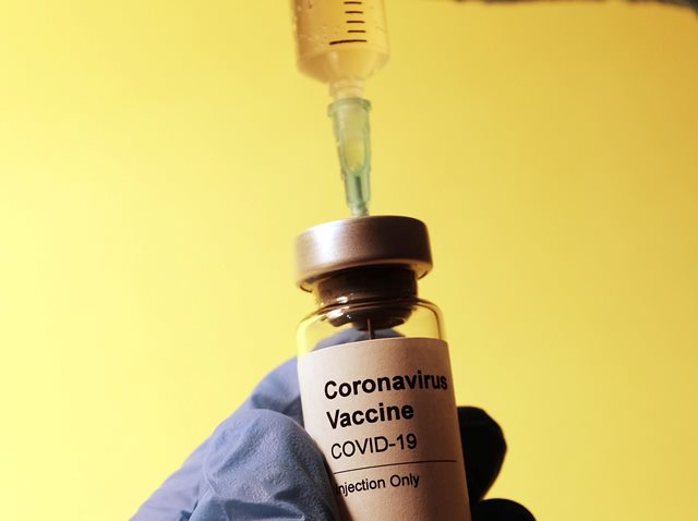 MGN Summit Indonesia 2021: Publick Heath-Vaccine What to Expect, soal aman dan halalnya vaksin covid-19. (Foto: Ilustrasi/Unsplash.com)