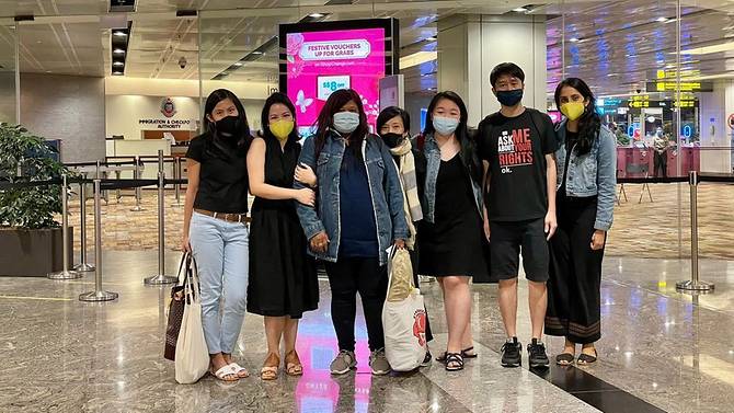 Bebas dari Tuduhan Pencurian, Parti Liyani Kembali ke Indonesia