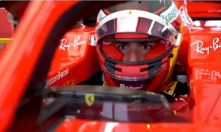 Carlos Sainz Sudah Bertugas dengan Ferrari