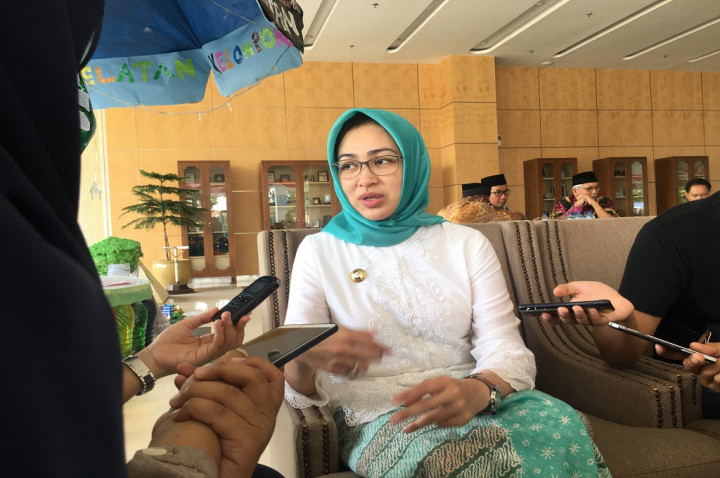 Airin Ajak Warganya Tetap Disiplin Protokol Kesehatan