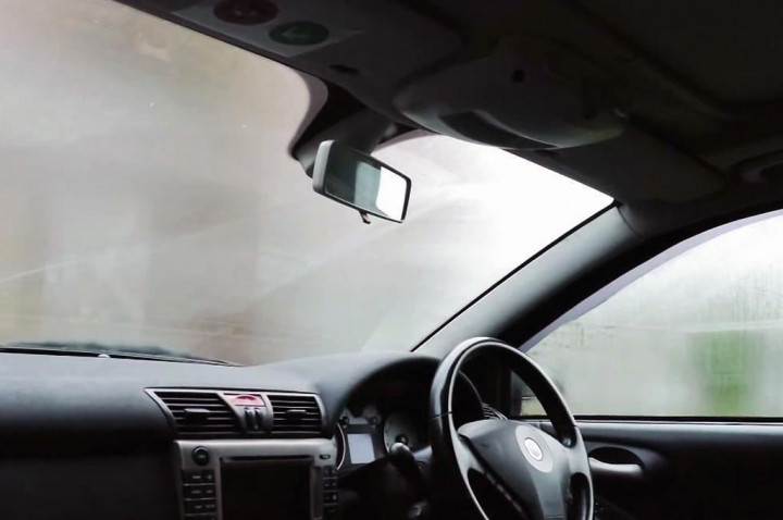 Jangan Abaikan Pentingnya Kaca Film di Musim Hujan