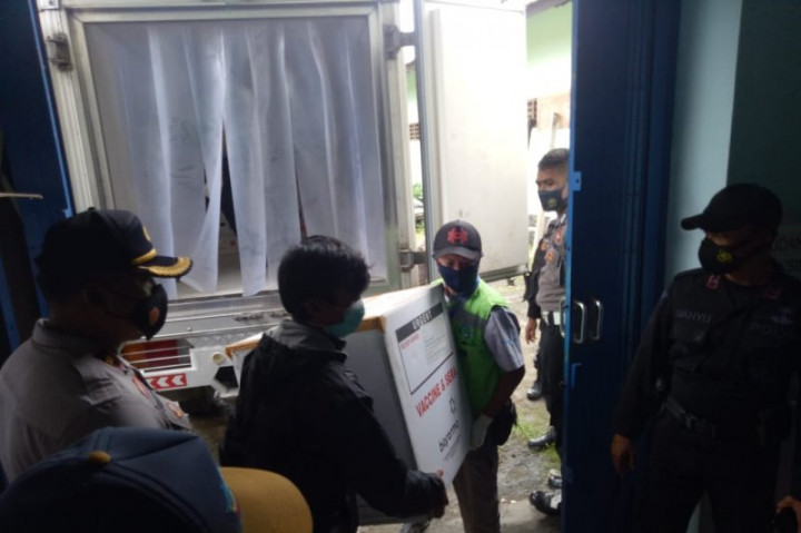 Lombok Tengah Dapat Kiriman 5.880 Dosis Vaksin Covid-19