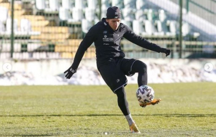 Egy Masuk Skuat, Gdansk Kalah di Kandang