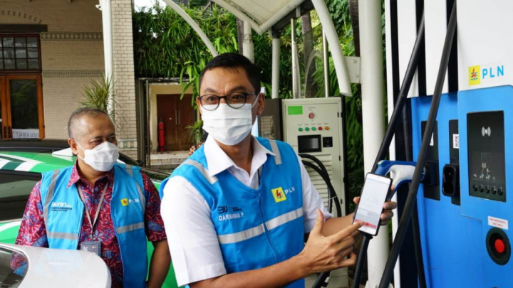 Aplikasi Charge.IN dari PLN Beri Kemudahan Pengguna Kendaraan Listrik
