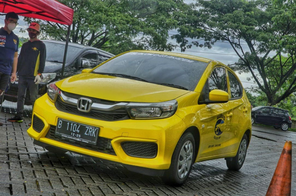 Akademi U23 Slalom adalah lembaga pelatihan olahraga otomotif khususnya di bidang balap mobil yaitu slalom. 