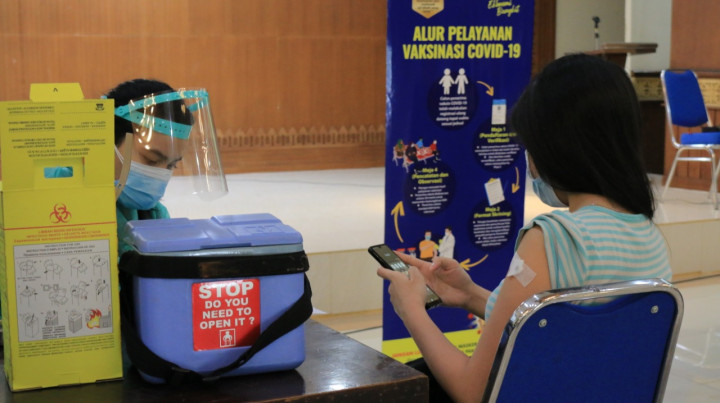 50% Tenaga Kesehatan di Jakarta Pusat Telah Divaksin Covid-19