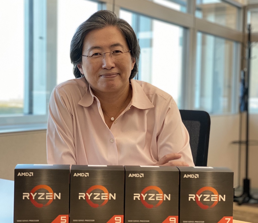 CEO AMD, Dr. Lisa Su memamerkan jajaran prosesor desktop terbaru AMD Ryzen 5000 Series.