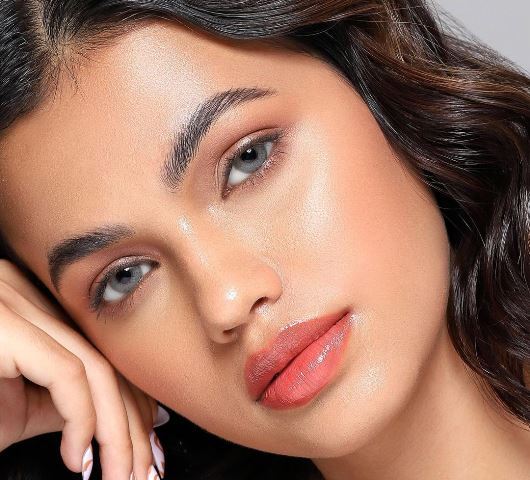 Lebih Percaya Diri dengan Lensa Kontak yang Tepat