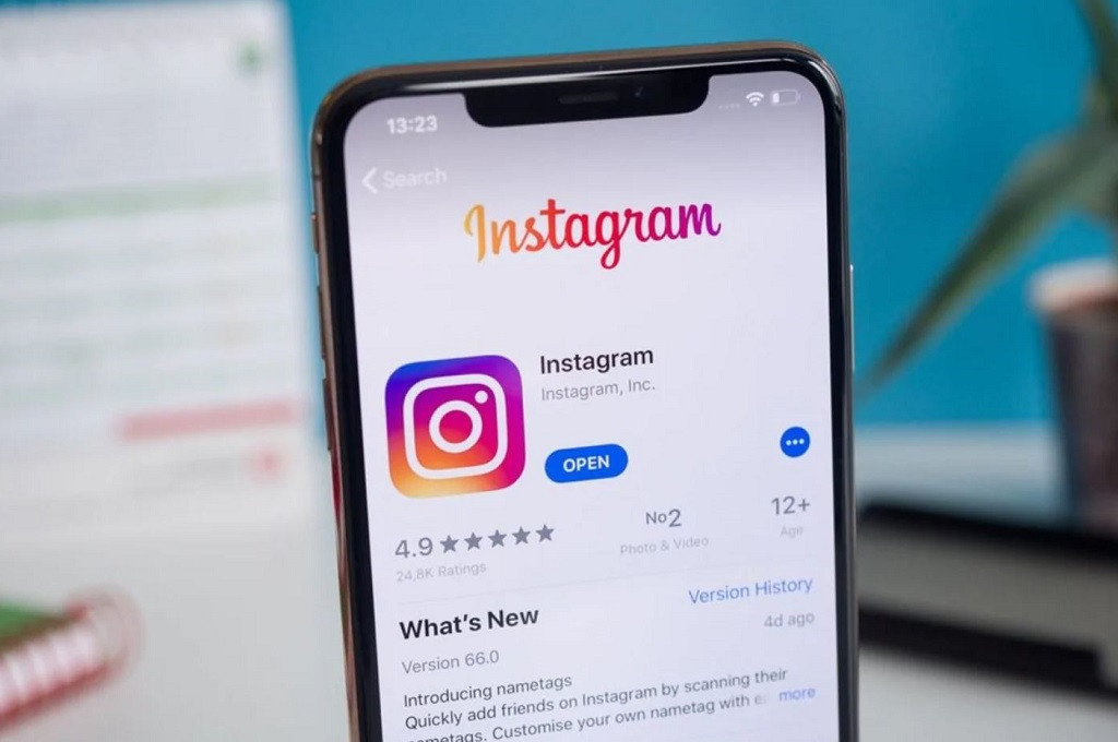 Instagram Develops Vertical Feed Stories Like TikTok