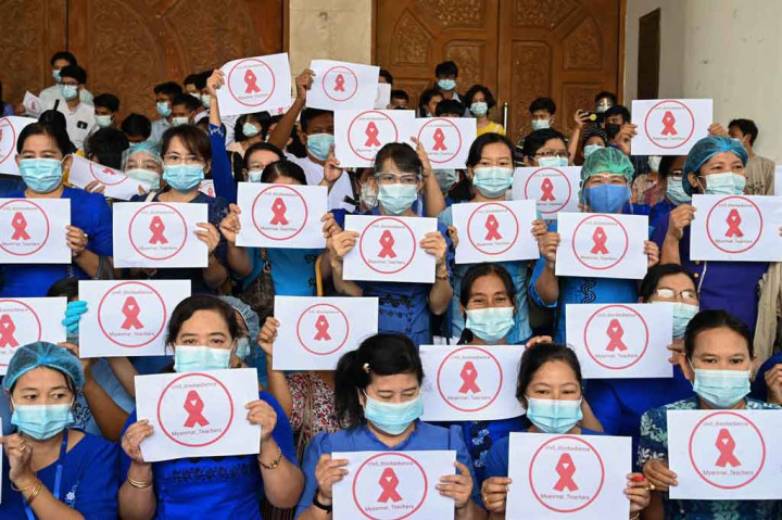 Saat Dosen-Mahasiswa Myanmar Menentang Kudeta Militer