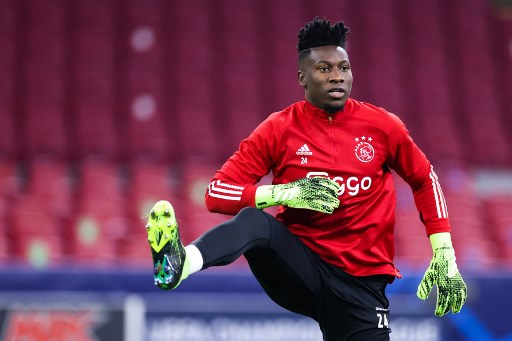 Minum Obat Istrinya, Kiper Ajax Andre Onana Diskors Setahun