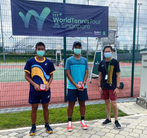 Dua Gelar dalam Dua Pekan