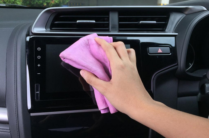 6 Langkah Usir Bau Tak Sedap Di Mobil