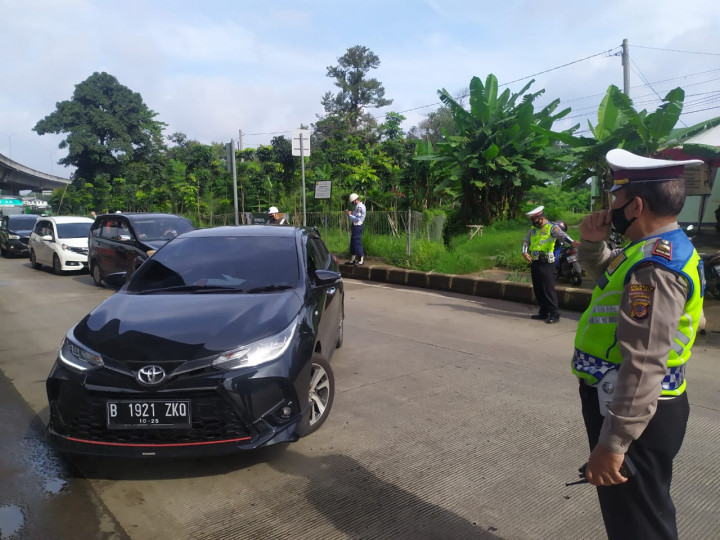Langgar Ganjil Genap, Sejumlah Kendaraan Ditolak Masuk Bogor