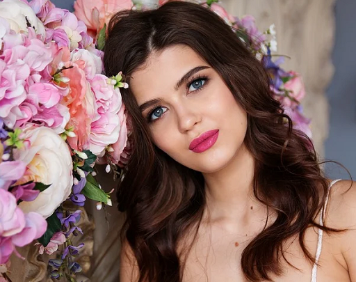 Cara Memilih Softlens Sesuai Warna Kulitmu