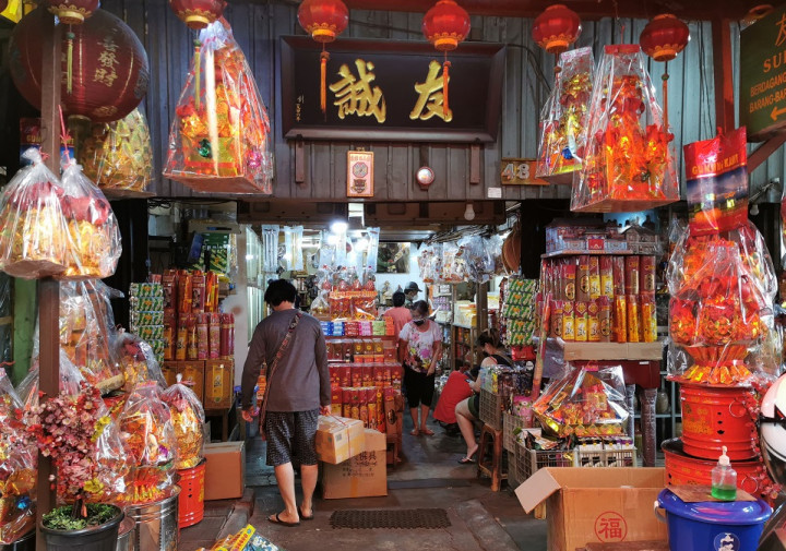 Pandemi, Penjualan Alat Sembahyang Imlek di DKI Menurun