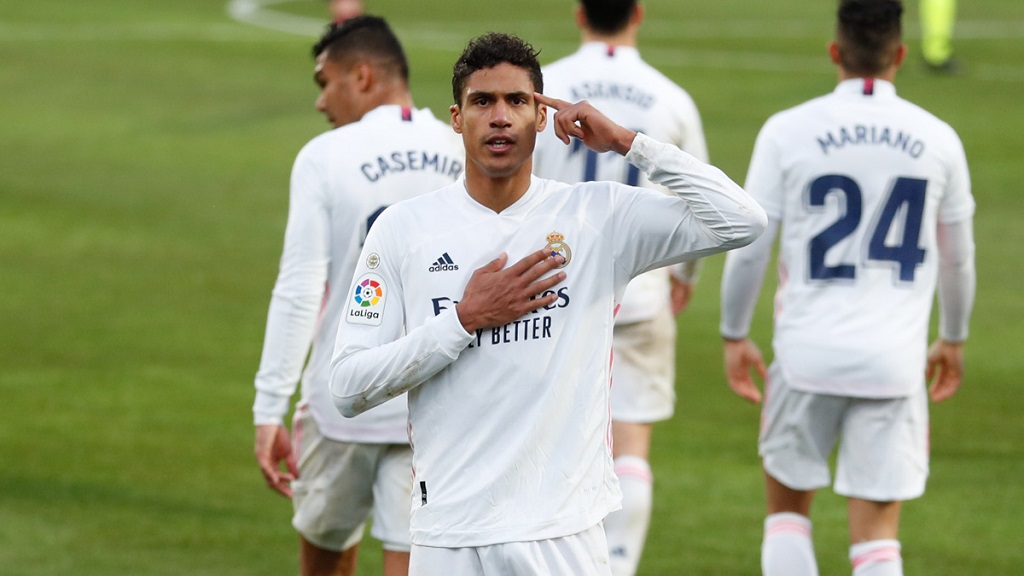 Selebrasi gol Raphael Varane. (Foto: Twitter resmi Real Madrid)