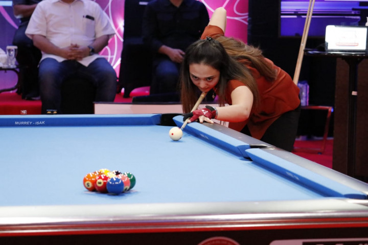 Nony Kalahkan Poppy di Laga Pembuka Turnamen Biliar 9 Ball Hot Nine