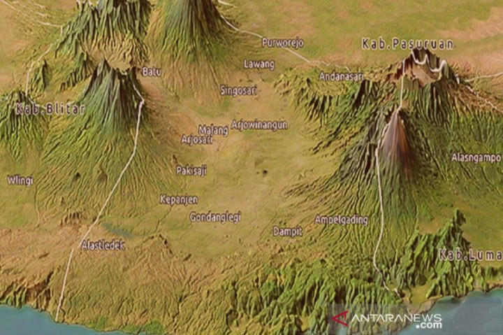 Populer Daerah; Lapisan Inversi Penyebab Suara Dentuman hingga Semarang Masih Banjir